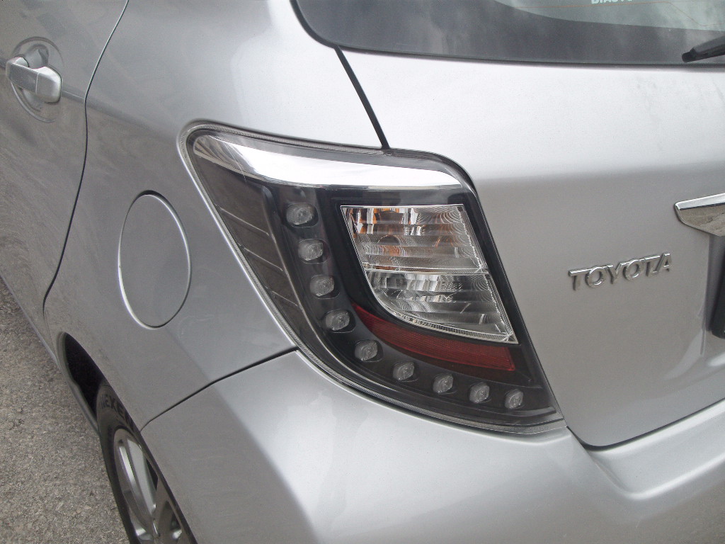 TOYOTA YARIS 1.0 BENZINA LOUNGE